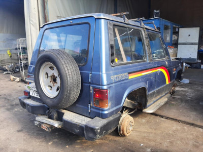 MITSUBISHI MONTERO (L040)