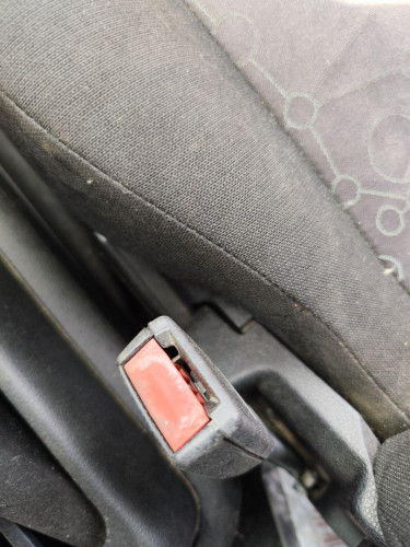 ENGANCHE CINTURON DELANTERO DERECHO FORD FIESTA (CBK) 