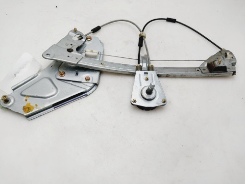 ELEVALUNAS TRASERO DERECHO Mazda 323 C/F/S BERLINA (BA) 