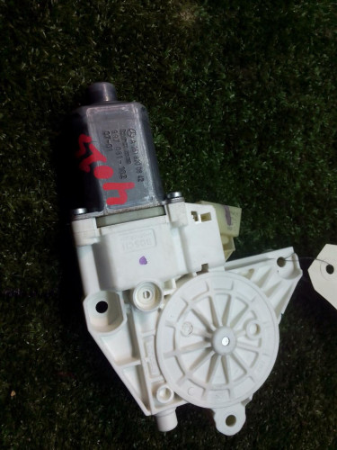  MOTOR ELEVALUNAS DELANTERO DERECHO Mercedes-Benz CLASE ML (BM 164) 