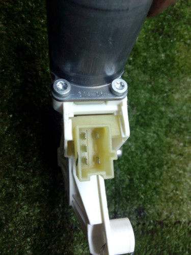  MOTOR ELEVALUNAS DELANTERO DERECHO Mercedes-Benz CLASE ML (BM 164) 