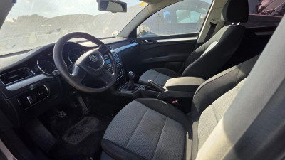 SKODA SUPERB (3T4)