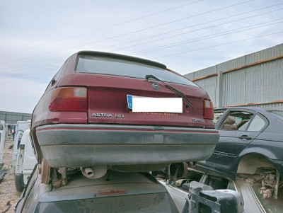 OPEL ASTRA F BERLINA