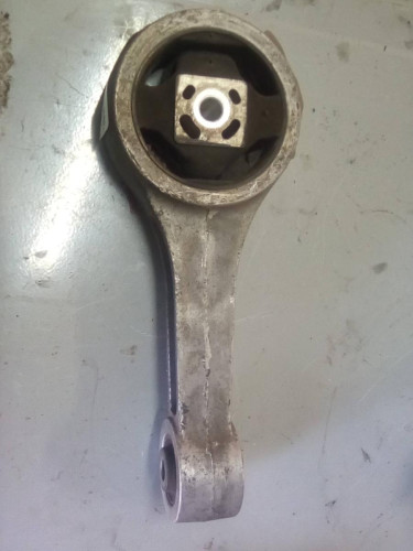SOPORTE MOTOR TRASERO 