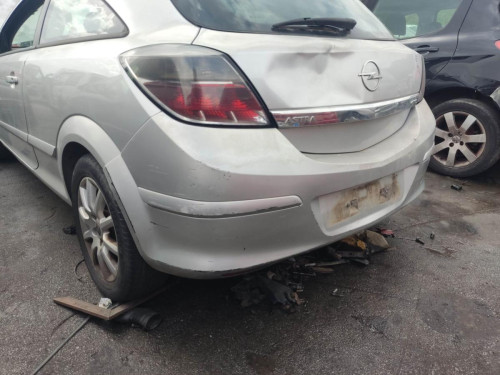  PARAGOLPES TRASERO OPEL ASTRA H GTC 