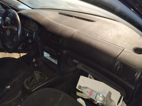 SALPICADERO Volkswagen PASSAT BERLINA (3B2) 