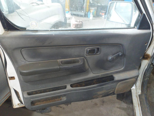  NISSAN PICKUP (D22) 