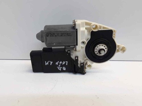 MOTOR ELEVALUNAS DELANTERO DERECHO SEAT LEON (1M1) 