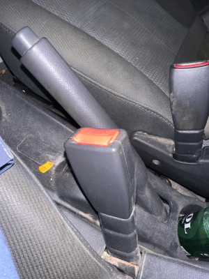 ENGANCHE CINTURON DELANTERO IZQUIERDO