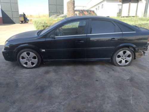 Opel Vectra C Berlina (2002->) — vehículo donante para recambios 