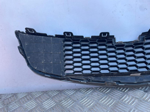 MOLDURA PARAGOLPE DELANTERA 