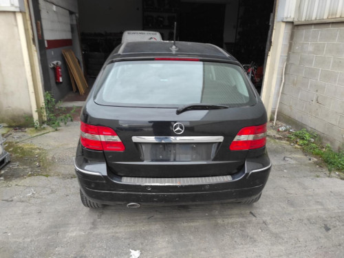 MERCEDES-BENZ CLASE B (BM 245) — vehículo donante para recambios 