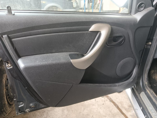 DACIA SANDERO — vehículo donante para recambios 