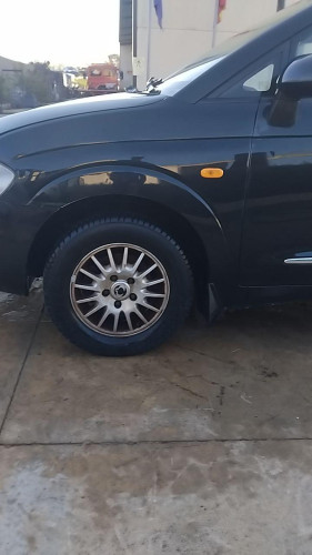 ALETA DELANTERA IZQUIERDA Ssangyong Rodius (2005->) Ssangyong Rodius (2005->) 