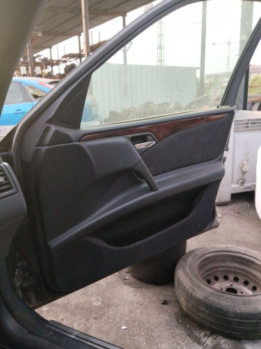 GUARNECIDO PUERTA DELANTERA DERECHA Mercedes-Benz CLASE E (BM 210) BERLINA 
