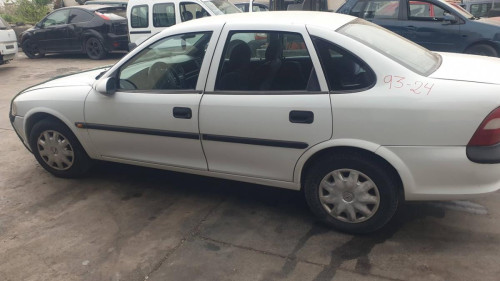  OPEL VECTRA B BERLINA 