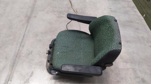 ASIENTO DELANTERO IZQUIERDO 