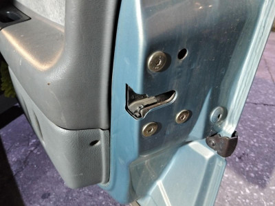 CERRADURA PUERTA DELANTERA DERECHA