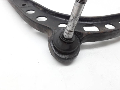 BRAZO SUSPENSION INFERIOR DELANTERO DERECHO