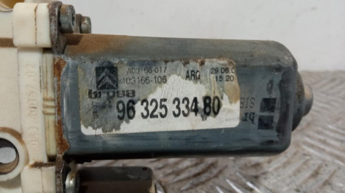  MOTOR ELEVALUNAS TRASERO IZQUIERDO 