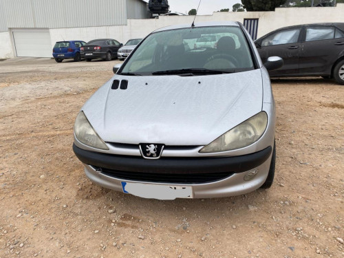 PEUGEOT 206 — vehículo donante para recambios 