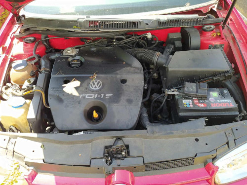 VOLKSWAGEN GOLF IV BERLINA (1J1)(10.1997) — vehículo donante para recambios 