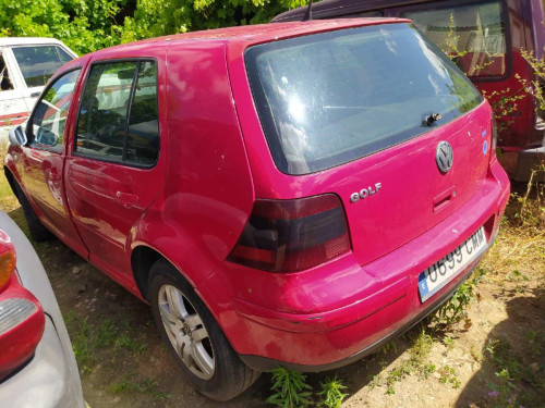 VOLKSWAGEN GOLF IV BERLINA (1J1)(10.1997) — vehículo donante para recambios 