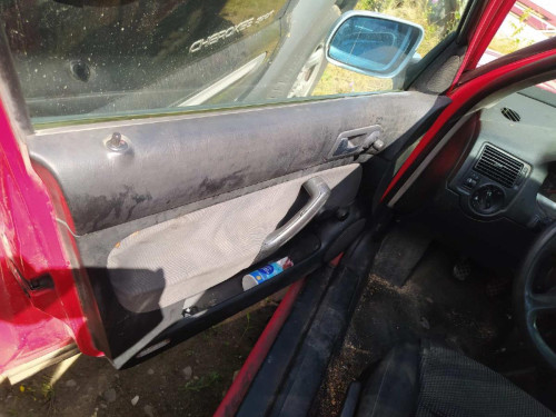 VOLKSWAGEN GOLF IV BERLINA (1J1)(10.1997) — vehículo donante para recambios 
