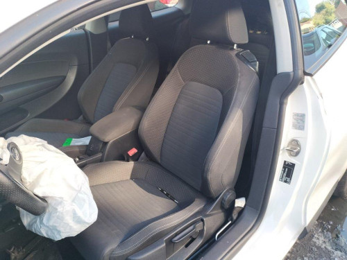  VOLKSWAGEN SCIROCCO (137) 