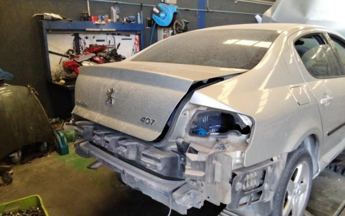 PEUGEOT 407 — vehículo donante para recambios 