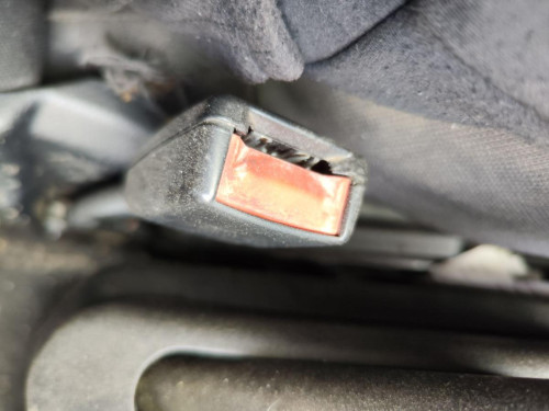ENGANCHE CINTURON DELANTERO IZQUIERDO Ford FIESTA (CBK) 