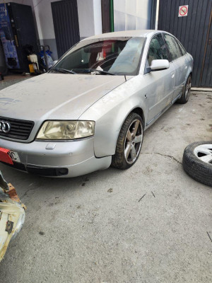 AUDI A6 BERLINA (4B2)