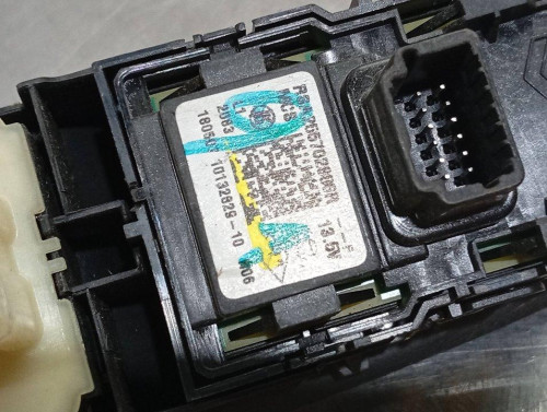 MANDO ELEVALUNAS DELANTERO IZQUIERDO Renault CAPTUR I 