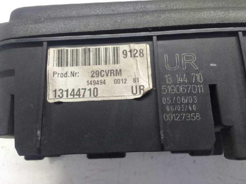  CAJA RELES / FUSIBLES OPEL SIGNUM 