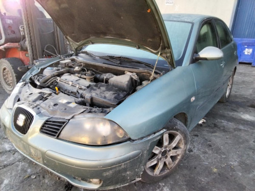 SEAT IBIZA (6L1) — vehículo donante para recambios 