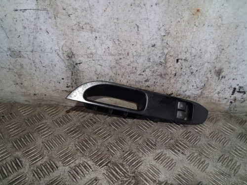 MANDO ELEVALUNAS DELANTERO IZQUIERDO 