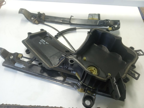 ELEVALUNAS DELANTERO IZQUIERDO SEAT LEON (1P1) 