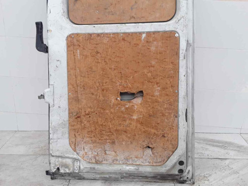PORTON TRASERO DERECHO IVECO DAILY FURGÓN 