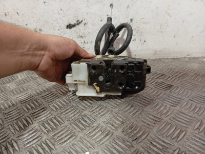 CERRADURA PUERTA DELANTERA IZQUIERDA