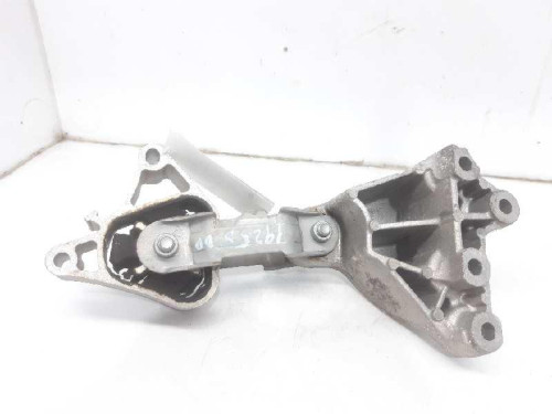 SOPORTE MOTOR DERECHO MERCEDES-BENZ CLASE CLA (BM 117) 