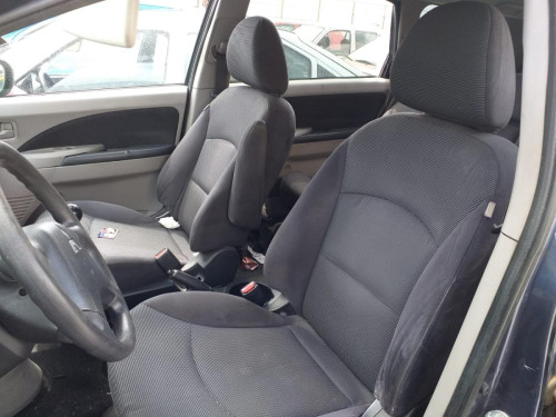  MITSUBISHI GRANDIS (NA0W) 