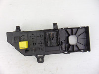 CAJA RELES / FUSIBLES