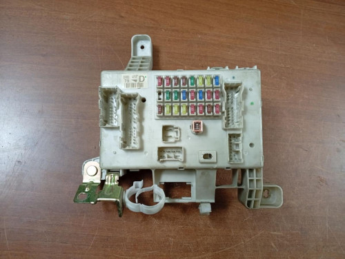 CAJA RELES / FUSIBLES Toyota LAND CRUISER (J12) 