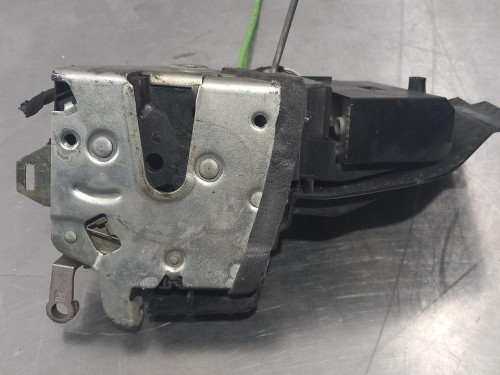  CERRADURA PUERTA DELANTERA DERECHA 