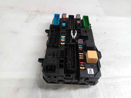  CAJA RELES / FUSIBLES Opel ASTRA H BERLINA 