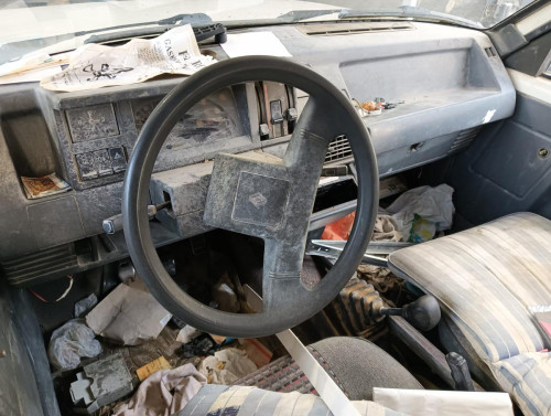 RENAULT RAPID /EXPRESS (F40) — vehículo donante para recambios 