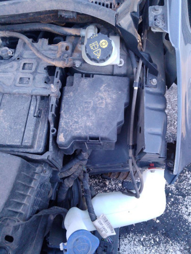 CAJA RELES / FUSIBLES Ford FIESTA (CNN) 