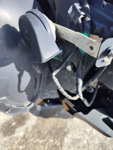 CLAXON Ford FIESTA (CNN) 