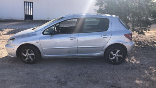 PEUGEOT 307 (S1)(04.2001) — vehículo donante para recambios 