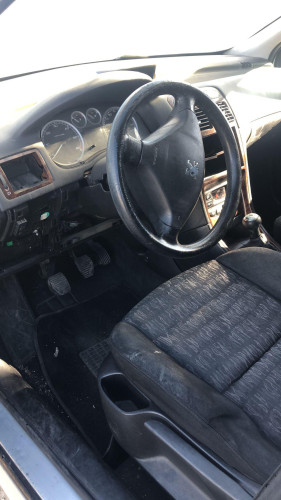 PEUGEOT 307 (S1)(04.2001) — vehículo donante para recambios 